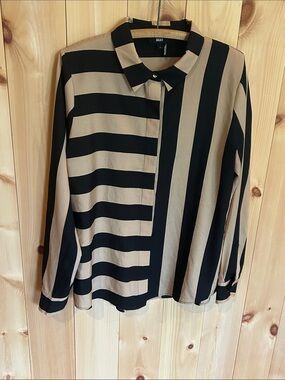 DKNY Black and Tan Striped Long-Sleeve Button-Front Shirt